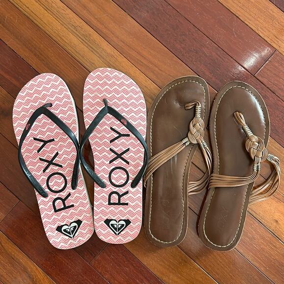 Roxy 2 Pairs Sandals Flip Flops Women’s Size 10 Beachy Summer Vacation - Picture 1 of 5